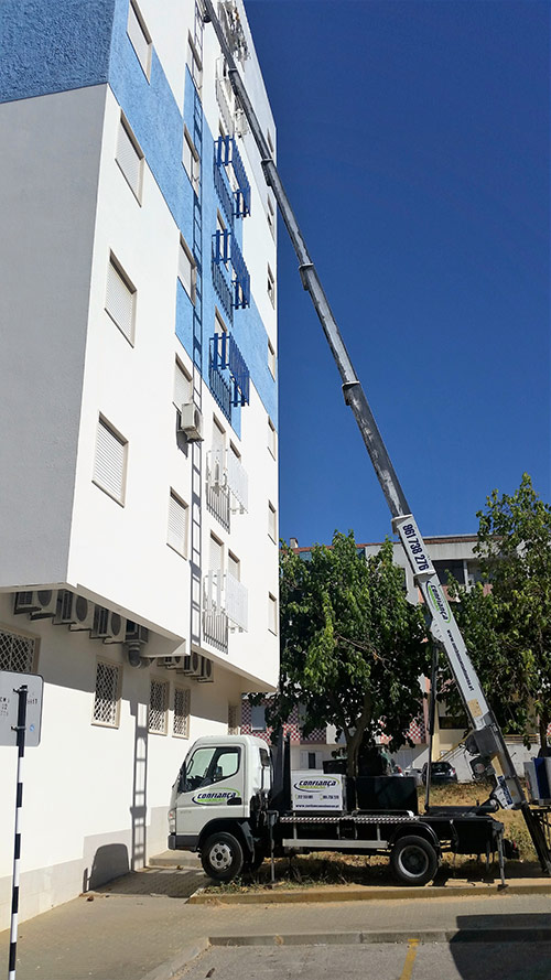 Confiança Mudanças - Elevador exterior