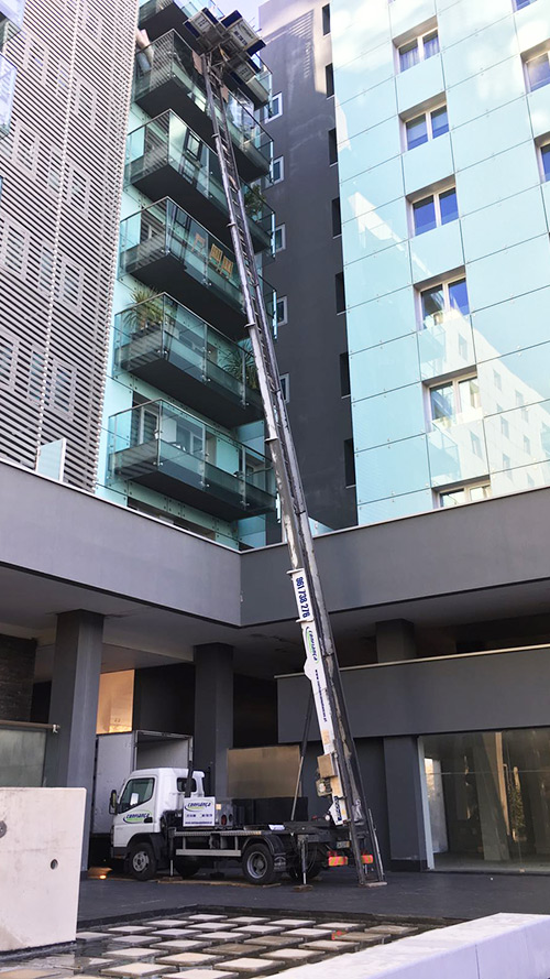 Confiança Mudanças - elevador exterior