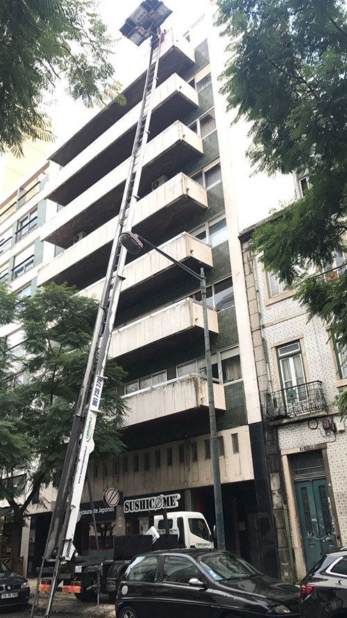 Confiança Mudanças - elevador exterior